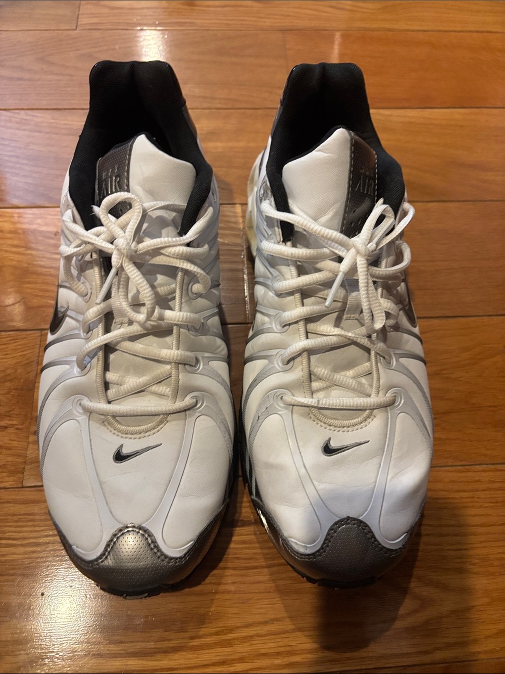 Nike Men's White and Gray Training Sneakers